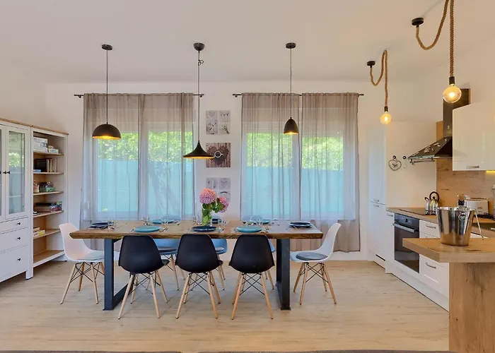 Senorita Nyaraló Póla