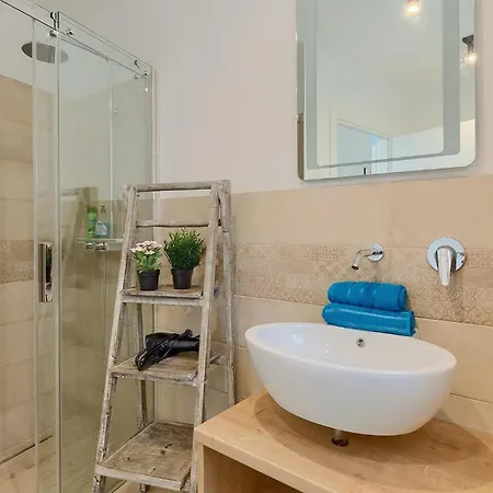 Senorita Tatil Evi Pula